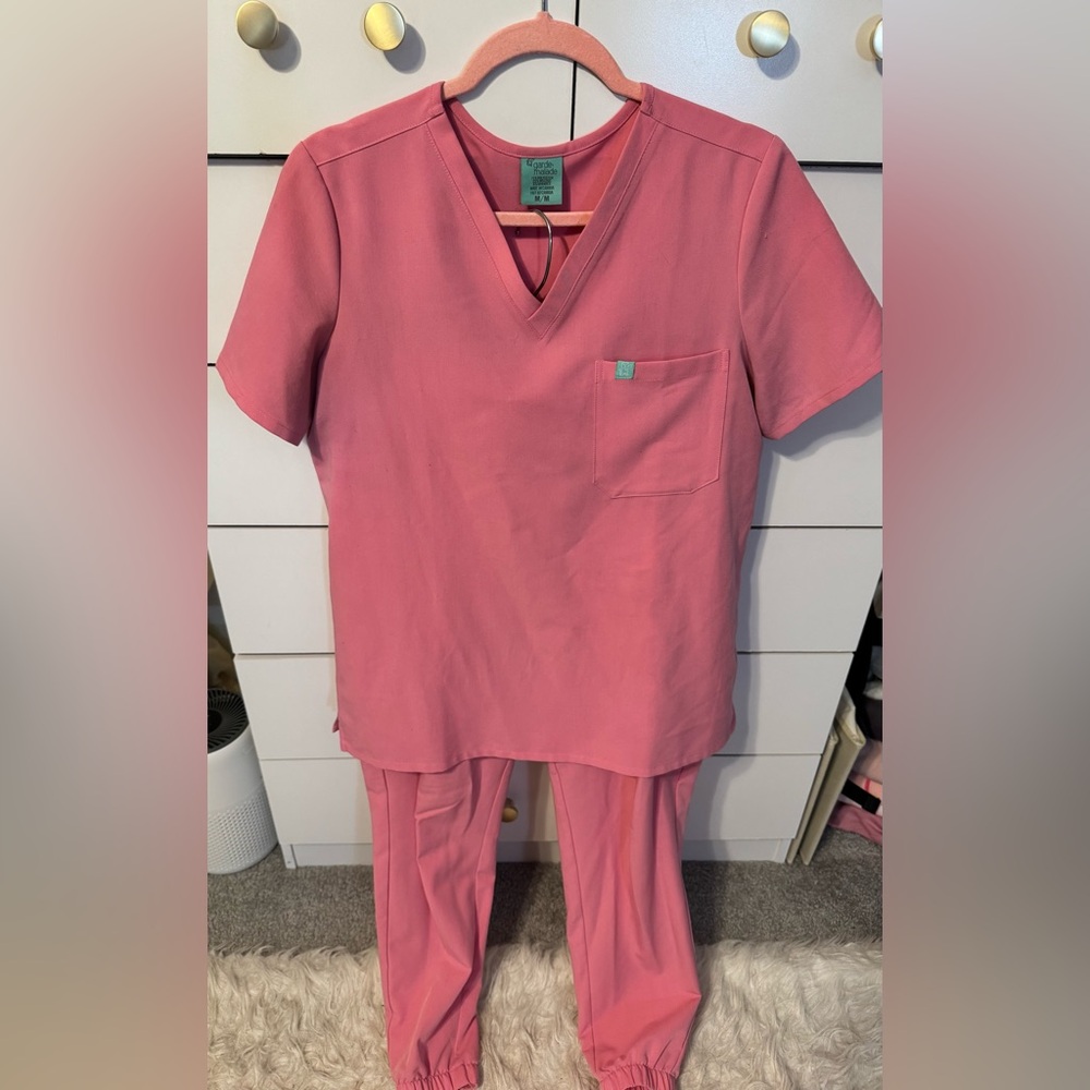 Garde Malade Pink Scrub Set